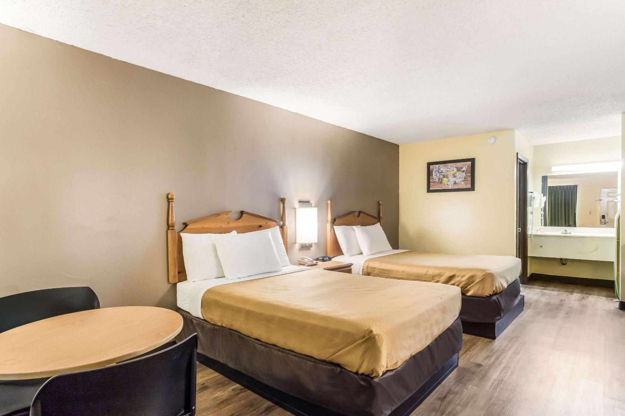 Econo Lodge Clinton Extérieur photo